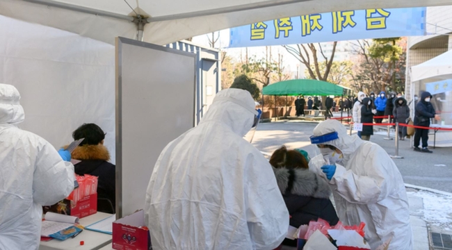 서울에서는 신종 코로나바이러스 감염증(코로나19) 신규 확진자가 188명이 추가됐다 (사진=뉴시스 제공)<br>
