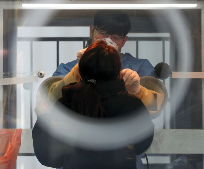 포천시에서는 집단감염이 발생한 일동면 골프장 관련 확진자 3명 등 5명이 코로나19 확진 판정을 받았다 (사진=뉴시스 제공)