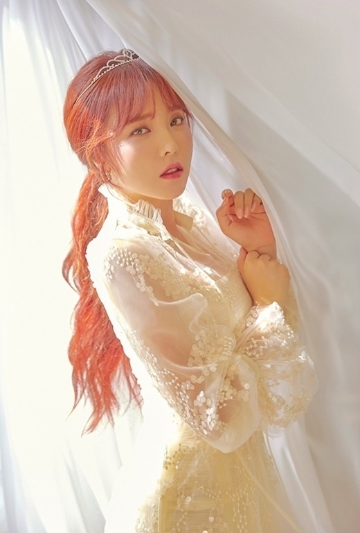  홍진영이 코로나19로 어려움을 겪는 이들을 위해 기부했다. 22일 희망브리지 전국재해구호협회에 따르면 홍진영은 지난 16일 소속사 IMH엔터테인먼트 통해 3000만원을 쾌척했다. 사진=IMH엔터테인먼트 제공