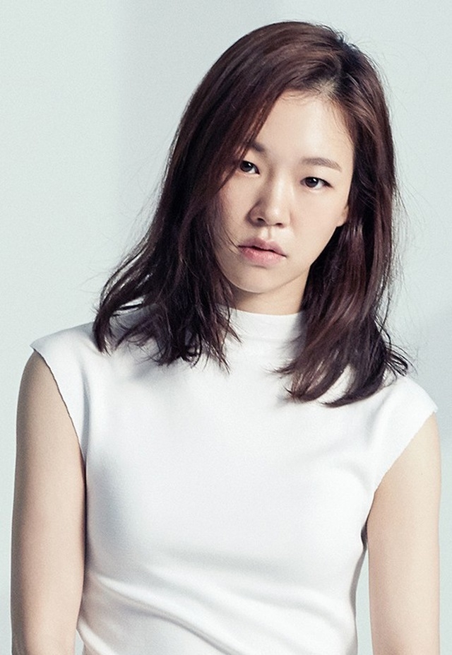 한예리가 음성판정을 받았다. 한예리 소속사 사람엔터테인먼트는 23일 “한예리가 코로나19 검사 후 오늘(23일) 음성판정을 받았다”고 밝혔다. 사진=마리끌레르 제공