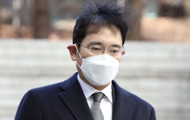이재용(52) 삼성전자 부회장의 '국정농단 사건'에 파기환송심에서 특검이 징역 9년을 선고했다 (사진=뉴시스 제공)