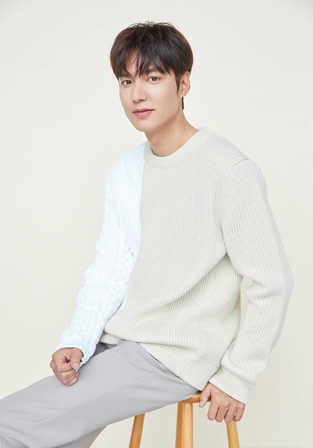  이민호가 학대 피해 아동들을 위해 5000만원을 기부했다. 31일 소속사 MYM엔터테인먼트에 따르면 이민호와 소속사는 기부 플랫폼 프로미즈를 통해 학대 피해 아동을 위해 5000만원을 홀트아동복지회, 굿네이버스, 세이브더칠드런 등 3곳의 아동보호 기관에 쾌척했다. 사진=사진=MYM엔터테인먼트 제공