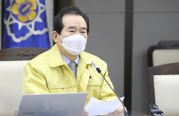 정세균 국무총리가 12일 오전 정부세종청사에서 열린 신종 코로나바이러스 감염증(코로나19) 중앙방역대책본부(중대본) 회의에서 모두발언을 하고 있다. (사진=뉴시스 제공)