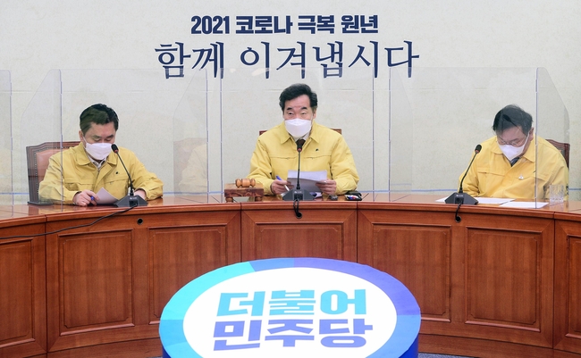 더불어민주당 이낙연 대표가 27일 서울 여의도 국회에서 열린 최고위원회의에서 발언을 하고 있다. / 사진제공=뉴시스