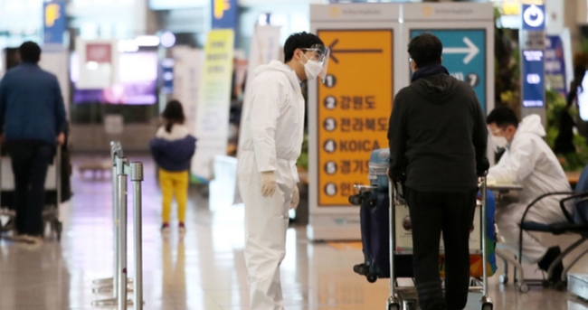 국내서 신종 코로나바이러스 감염증(코로나19) 변이 바이러스가 5명 발생해 방역당국이 비상에 걸렸다 (사진=뉴시스 제공)