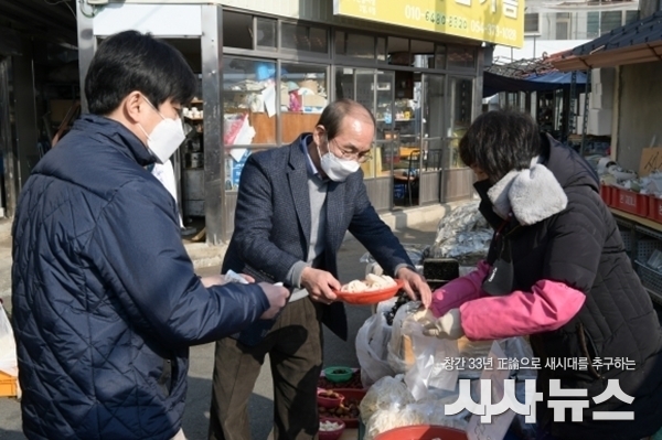  이승율 청도군수 장보기 행사 사진