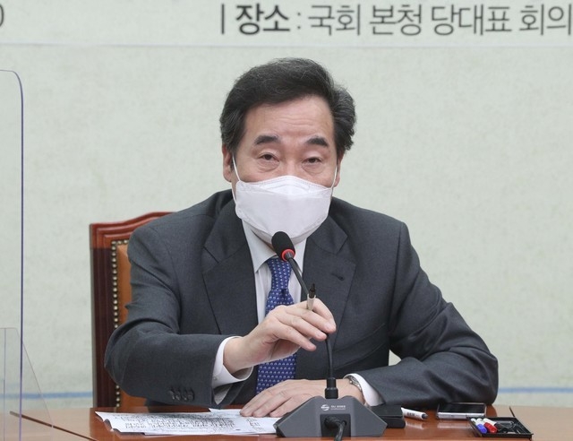 이낙연 더불어민주당 대표가 15일 오전 서울 여의도 국회에서 열린 최고위원회의에서 발언을 하고 있다. (사진=공동취재사진)