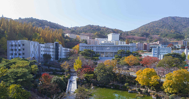 경남대학교 전경 사진