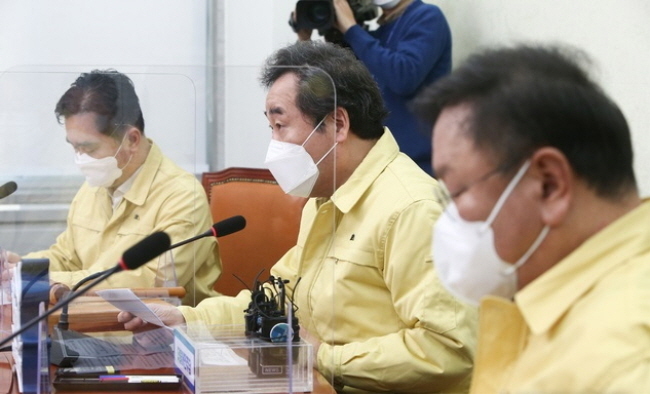  더불어민주당 이낙연 대표가 5일 서울 여의도 국회에서 열린 최고위원회의에서 발언하고 있다.(사진=뉴시스 제공)
