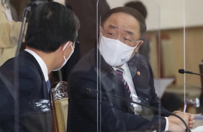 홍남기 경제부총리 겸 기획재정부 장관(사진=뉴시스 제공)