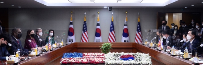 로이드 오스틴 미 국방장관이 17일 오후 서울 국방부 청사에서 열린 한미 국방장관회담에서 모두발언을 하고 있다 (사진=공동취재/뉴시스 제공)