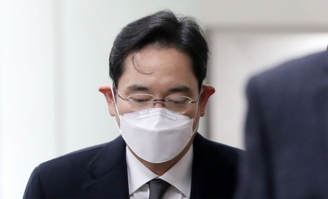 이재용 삼성전자 부회장이 지난 1월18일 오후 서울 서초구 서울고등법원에서 열리는 국정농단 관련 파기환송심 선고 공판에 출석하고 있다. (사진/뉴시스)