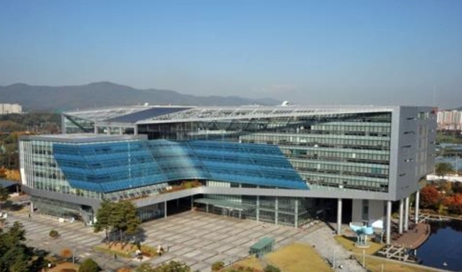 경기 성남시청 CCTV관제실에 파견근무 중인 직원 1명이 신종 코로나바이러스 감염증(코로나19) 확진 판정을 받았다 (사진=뉴시스 제공)