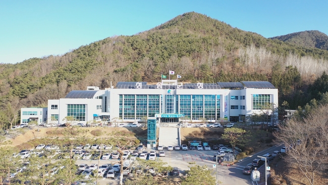 청송군청 전경 사진