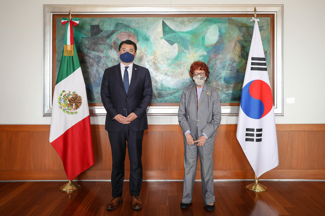 최종건 외교부 제1차관은 콜롬비아, 코스타리카 방문에 이어 23일 우리의 중남미 지역 최대 교역국인 멕시코를 방문,「카르멘 모레노 토스카노(Carmen Moreno Toscano)」멕시코 외교차관과 회담을 가졌다. 