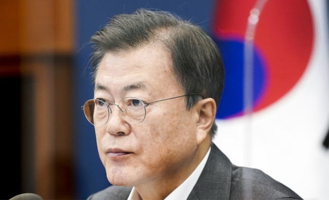 문재인 대통령이 지난 26일 오후 청와대 여민관에서 열린 수석·보좌관회의에 참석해 발언하고 있다. (사진=뉴시스 제공)