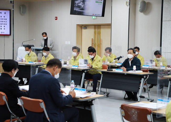 영양군이 지난 28일 2030 중장기발전계획 수립 용역 최종고회를 개최했다.
