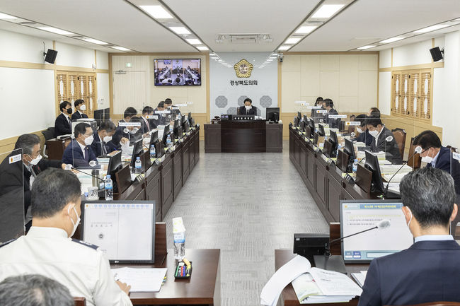 제323회 임시회 예결특위 사진