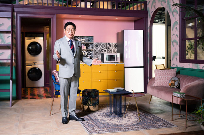 온라인으로 진행된 '삼성 비스포크 홈 2021' 행사에서 삼성전자 생활가전사업부장 이재승 사장이 오프닝 스피치를 하고 있다. (사진=삼성전자 제공)