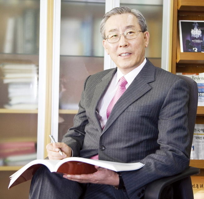 동아대 스마트물류연구센터 소장 최형림(경영정보학과) 교수.