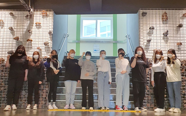 경남대 외식프랜차이즈학과 수상자 사진 