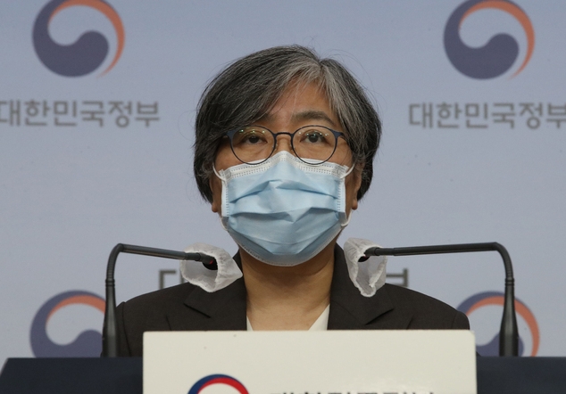 정은경 질병관리청장이 지난 7일 서울 종로구 정부서울청사 별관 합동브리핑룸에서 열린 코로나19 대응 특별방역점검회의 비대면 브리핑하고 있다 (사진=뉴시스)