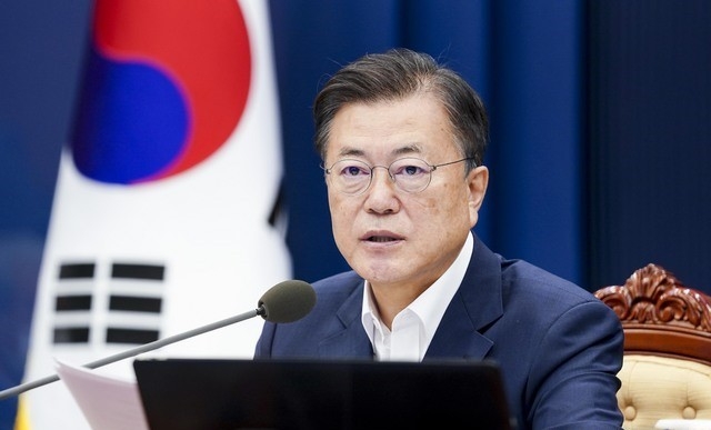 문재인 대통령이 6일 청와대에서 열린 국무회의에서 발언하고 있다. 