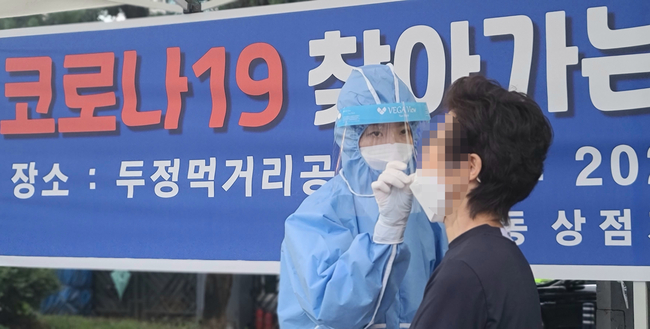 11일 충남 천안시 서북구 두정동에 위치한 원두정먹거리공원 선별진료소 모습. / 사진제공=뉴시스