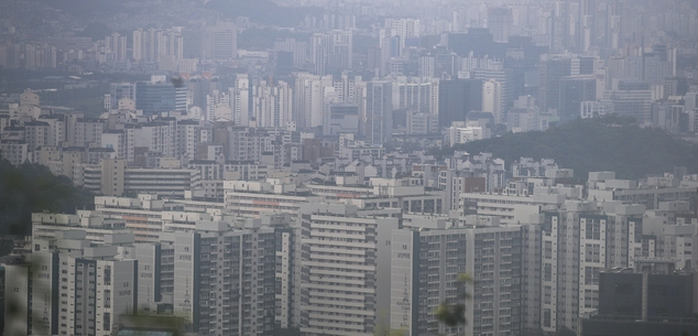 지난 4일 서울 중구 남산에서 바라본 서울시내 아파트 단지의 모습 .(사진/뉴시스)