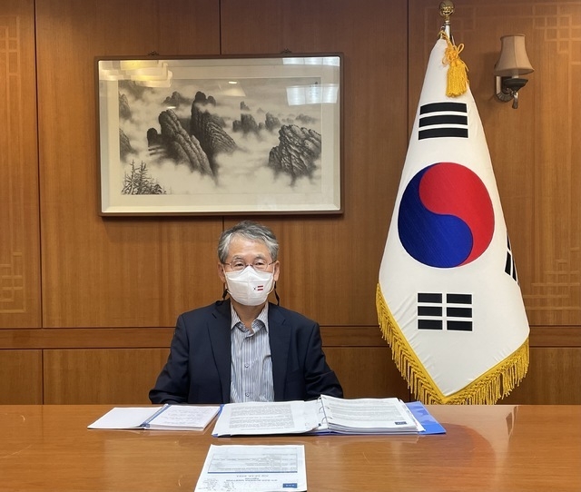 제2차 G20 셰르파 화상회의 참석한 최경림 G20 국제협력대사.(사진=뉴시스 제공)