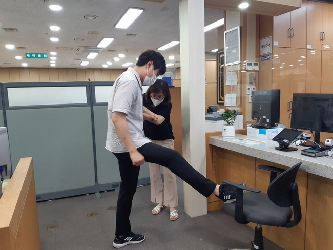 경산시가 특이 민원 비상대응 모의훈련을 실시하고 있다. 