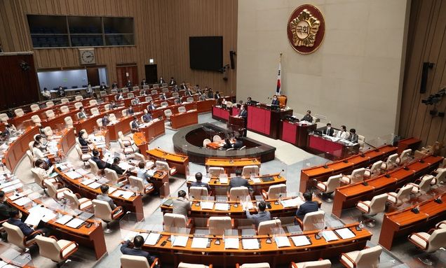 김부겸 국무총리가 지난 14일 서울 여의도 국회에서 열린 예산결산특별위원회 전체회의에서 인사말을 하고 있다. (공동취재사진) 