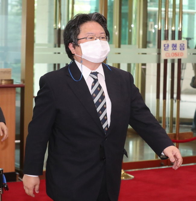 일본 정부는 문재인 대통령에 대한 '망언'으로 물의를 빚은 소마 히로히사(相馬弘尙) 주한 총괄공사에 8월1일부로 귀국하라는 훈령을 내렸다고 닛케이 신문 등이 보도했다.