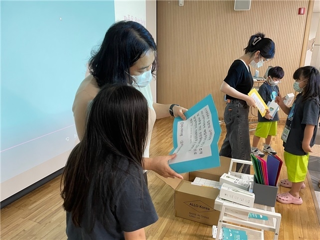 동아대 환경보건센터와 순천향대 부속 구미병원, 국립공원공단 가야산 생태탐방원이 공동 개최한 ‘2021년 건강나누리 캠프’ 모습.