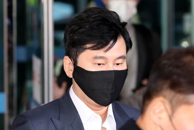 마약 투약 의혹을 받는 그룹 '아이콘' 전 멤버 비아이(본명 김한빈)의 수사를 무마한 혐의로 재판에 넘겨진 양현석 전 YG 엔터테인먼트 대표의 형사재판이 오는 13일 부터 시작된다.