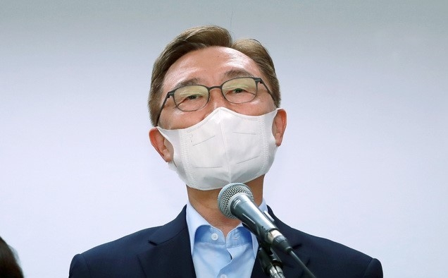 최재형 국민의힘 대선 예비후보가 20일 서울 여의도 선거사무소에서 노동분야 정책 발표를 하고 있다. 