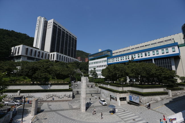 동아대 승학캠퍼스 정문 사진