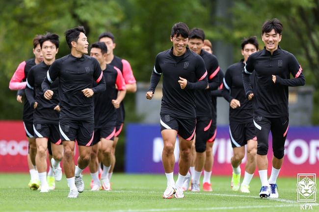벤투 감독이 이끄는 한국 축구대표팀이 1일 경기도 파주 트레이닝센터에서 2022 카타르 월드컵 아시아지역 최종예선 이라크와 1차전 대비 훈련을 하고 있다. (사진=뉴시스 제공)