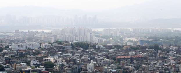 9일 서울 남산에서 바라본 아파트와 빌라 모습.(사진=뉴시스 제공)