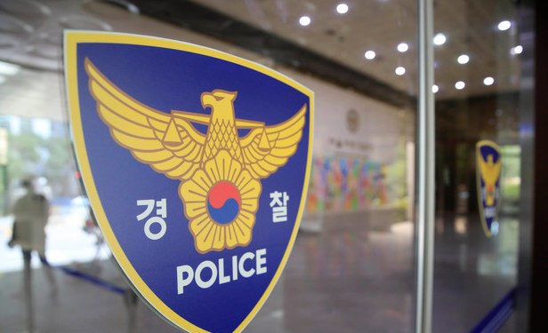 부산에서 가석방 상태인 60대 남성이 전자발찌를 끊고 달아났다가 6시간30분 만에 경찰에 붙잡혔다.