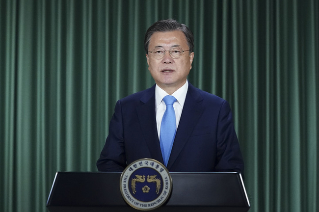 문재인 대통령이 12일 아프간 관련G20특별정상회의(G20 Extraordinary Leaders’ Meeting on Afghanistan)연설을 영상으로 전하고 있다. (사진=청와대 제공)