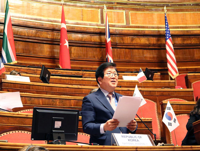 박병석 국회의장이 7일(현지시간) 로마에서 열린 제7차 G20 국회의장회의 제2세션에서 연설을 하고 있다. 2021.10.08. (사진=국회의장실 제공) 