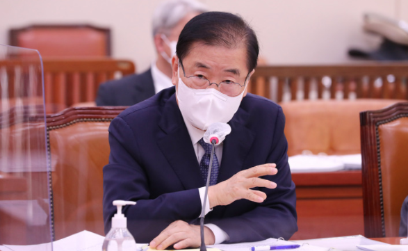 정의용 외교부 장관이 20일 서울 여의도 국회에서 열린 외교통일위원회의 외교부에 대한 국정감사에서 의원 질의에 답변하고 있다.(사진=뉴시스 제공)