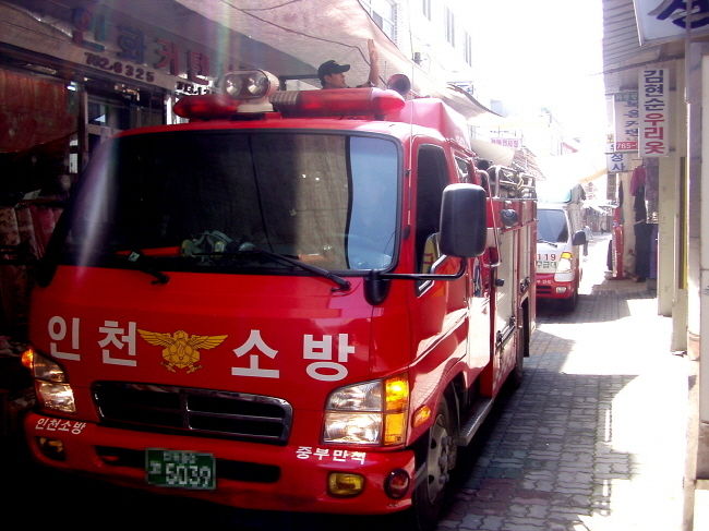 119구조대원들이 업무용 단체대화방에서 일반인 여성을 몰래 촬영한 뒤 음단패설을 주고 받았으나, 징계없이 주의처분을 받았다.