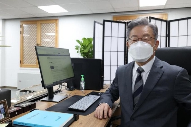이재명 더불어민주당 대선 후보 (사진 = 디시인사이드 이재명 갤러리 캡처)