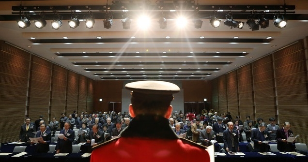 수도경비사령부군악대가 2019년 12월 10일 서울 용산구 백범김구기념관에서 열린 제78주년 대한민국임시정부 대일 선전포고 기념식에서 참석자들과 함께 독립군가를 합창하고 있다.(사진=뉴시스 제공)