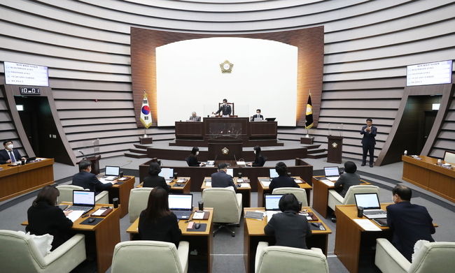 광주시의회는 제289회 제2차 정례회를 폐회했다.