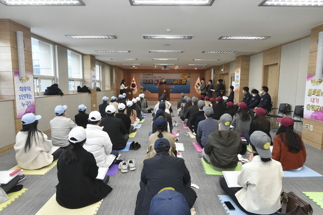 대구 남구청에서는 청렴한 직장분위기 조성 및 부패방지에 대한 관심도 제고를 위해 직원을 대상으로 ‘도전! 청렴골든벨’ 퀴즈대회를 개최했다.
