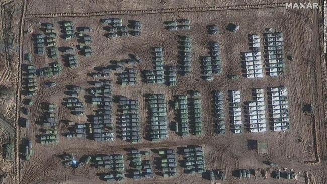 지난 11월1일 막사르 인공위성에 포착된 러시아 서부 옐나 지역 주둔 러시아 합동군. (출처=CNN)