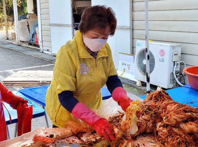 고덕면 부녀회 김장봉사
